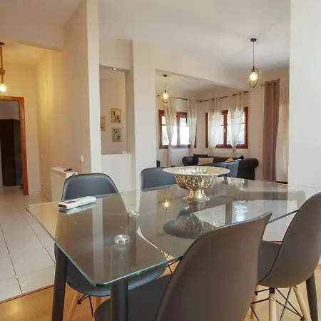 Irini's Sea View 145m2 *