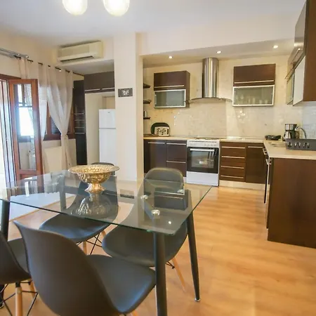 Irini's Sea View 145m2 Appartement